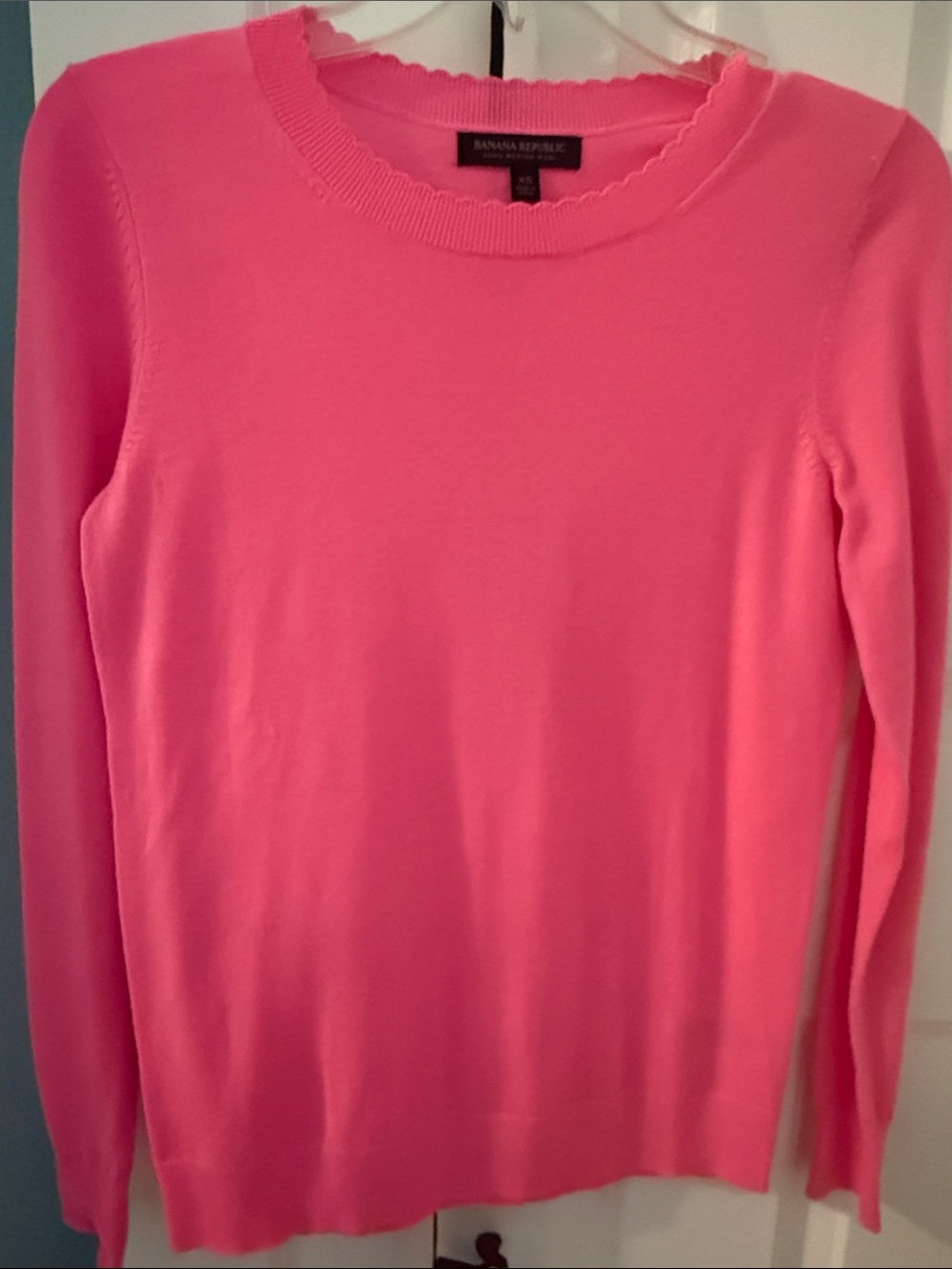 Banana Republic Women's Bright Pink Crewneck Merino Wool Sweater